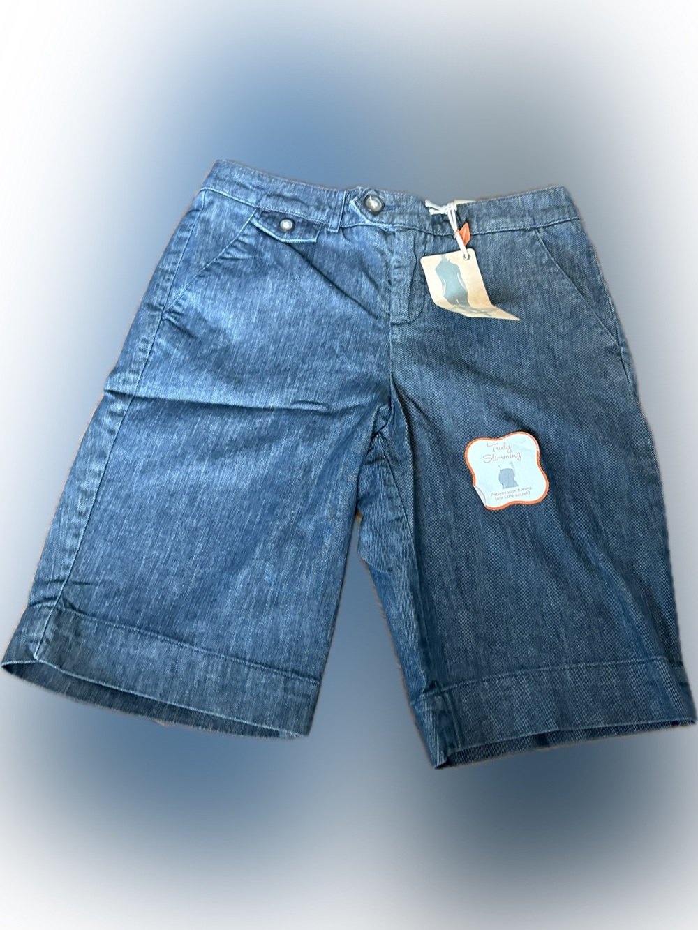 NWT Dockers Denim Bermuda Shorts Women’s Size 4